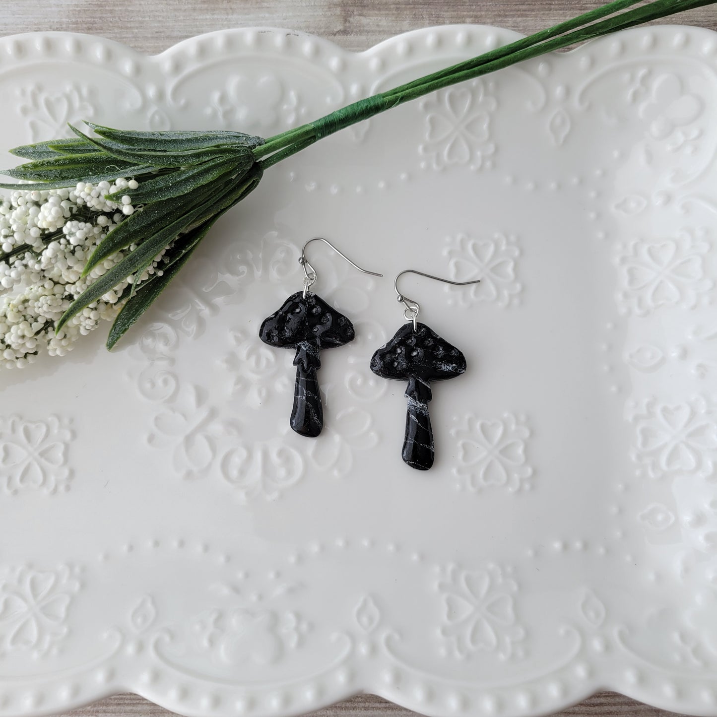 Large Mushroom Dangle | Black | Darkest Night