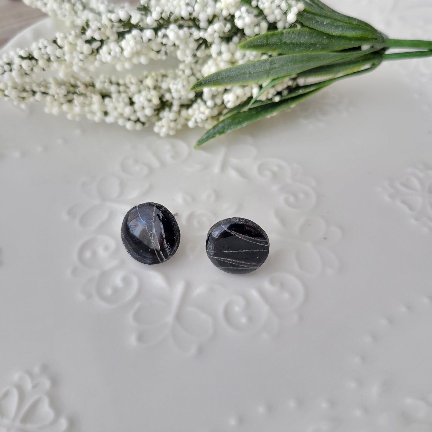 Circle Studs | Black | Darkest Night