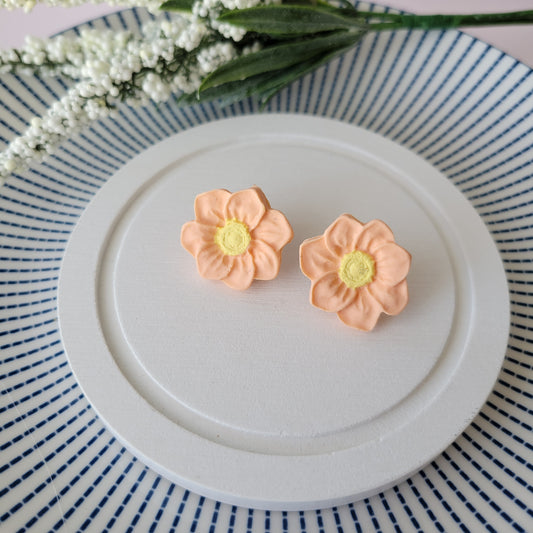 Flower Stud (Large) | Peach