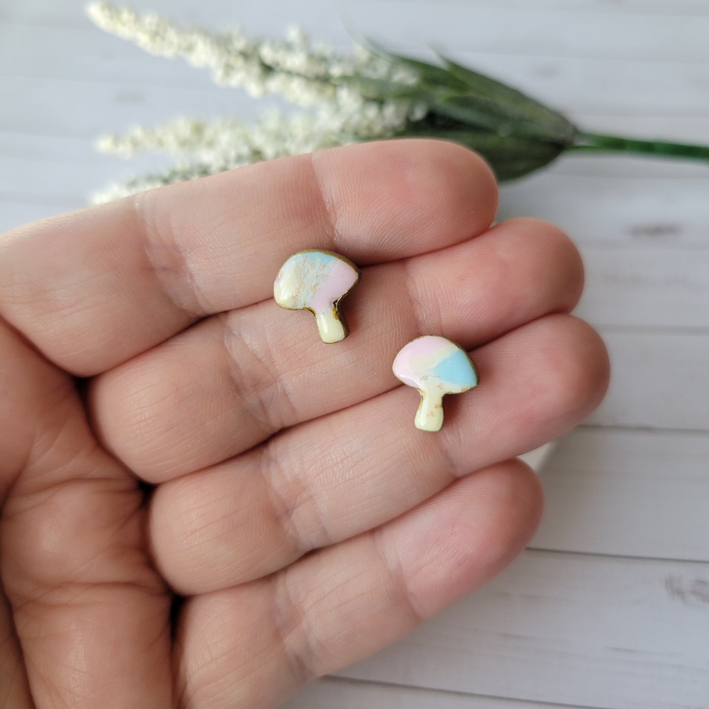 Mushroom Studs | Spring Marble