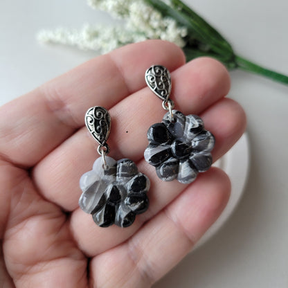 Flower Dangle | Black Marble