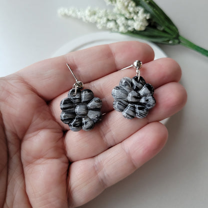 Flower Dangle | Black Marble