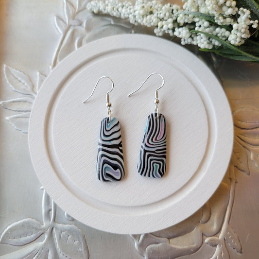 Faye Dangle | Zebra Black and White