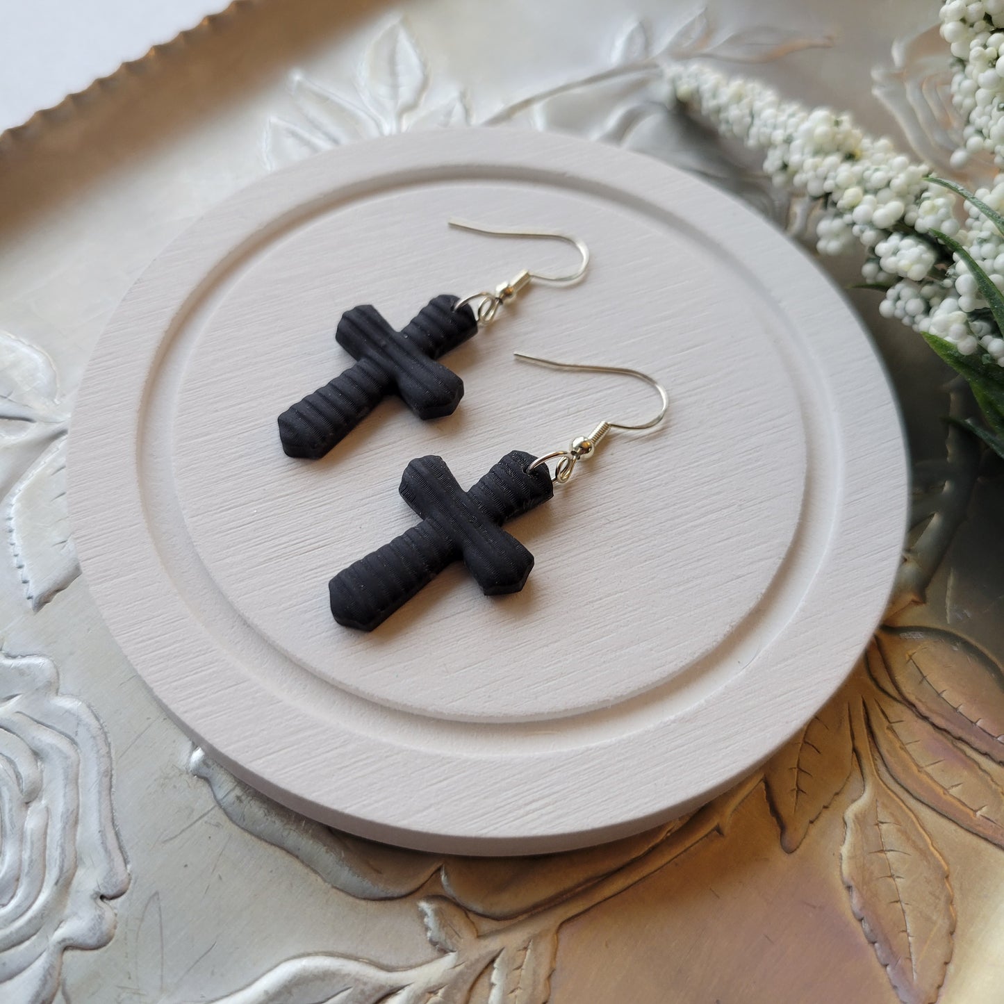 Cross Dangle | Black