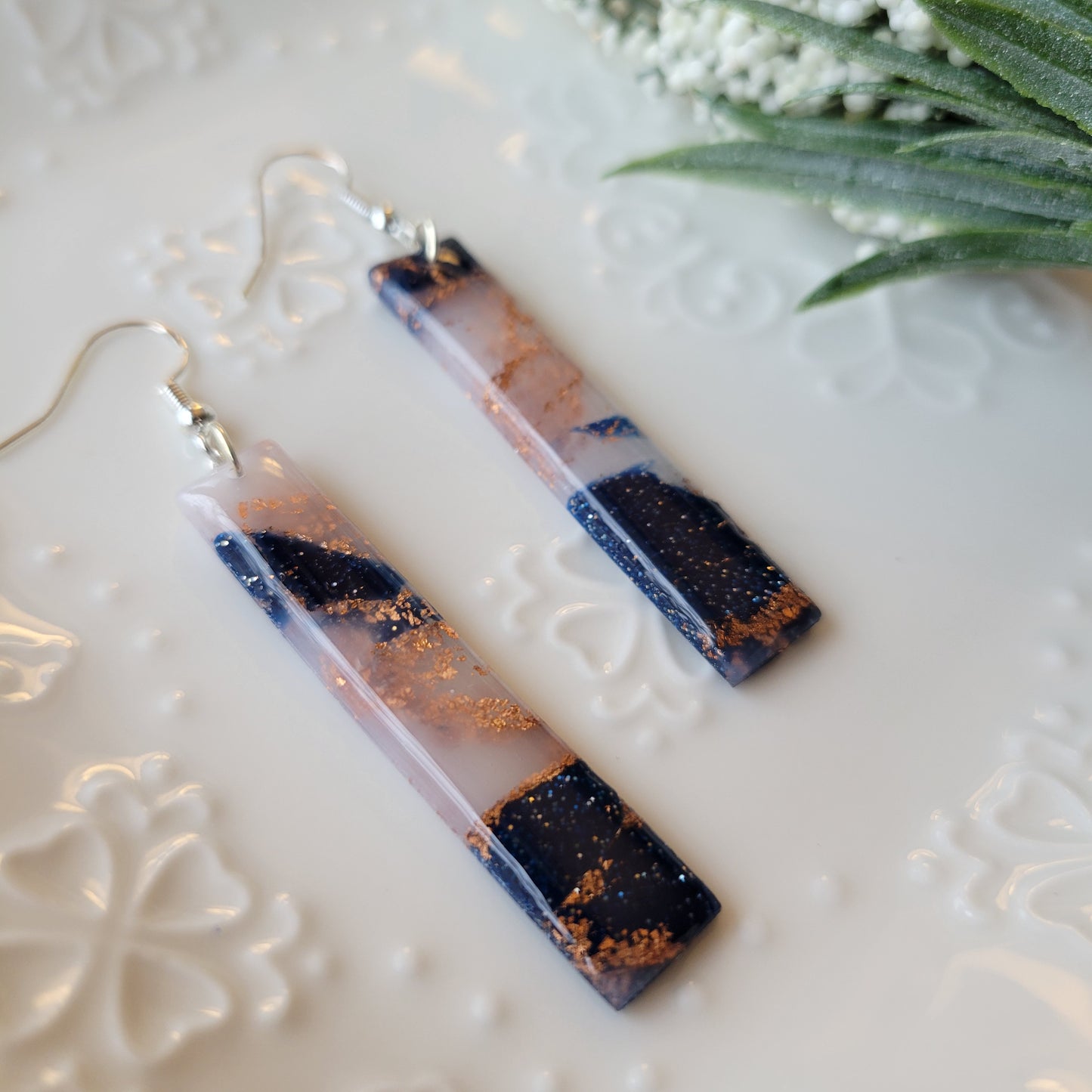 Eleanor Bar Dangle | Navy Blue Marble