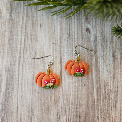 Pumpkin Dangle | Mushrooms